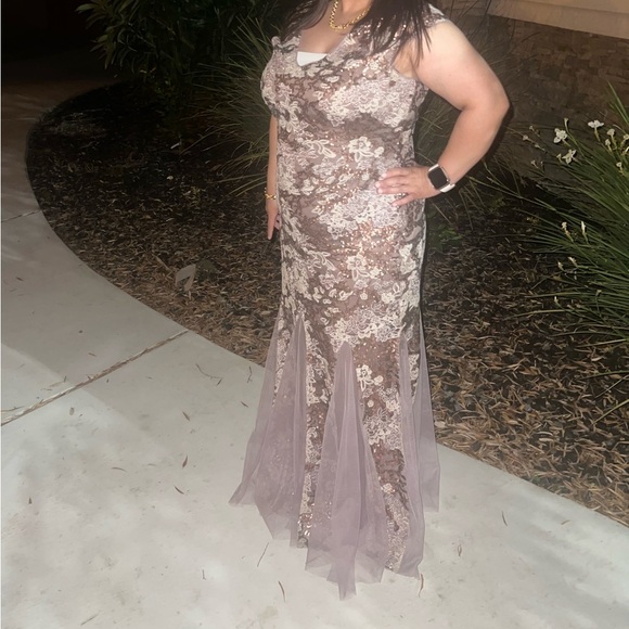 Alex Evenings Sequin Trumpet Gown - Picture 3 of 4